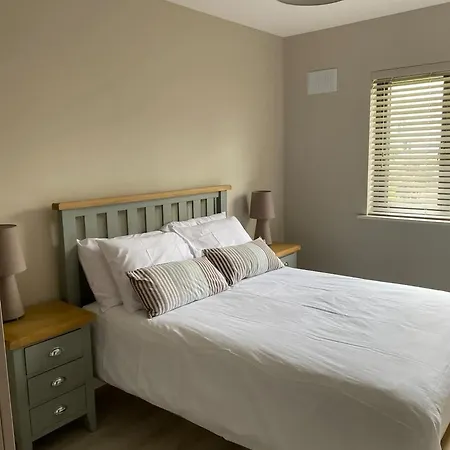 Σπίτι διακοπών Spacious Family In With Garden *