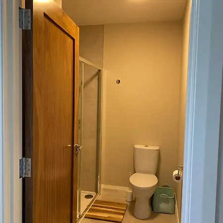 Spacious Family In With Garden *